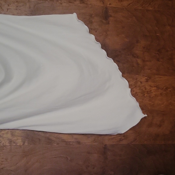 Fashion Nova White Asymmetrical Top NWT - Picture 5 of 6